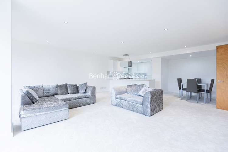 2  bedrooms flat to rent in Regatta Point, Kew Bridge, TW8-image 1