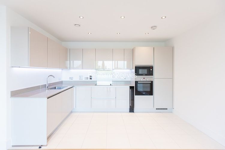 2  bedrooms flat to rent in Levett Square, Kew, TW9-image 1