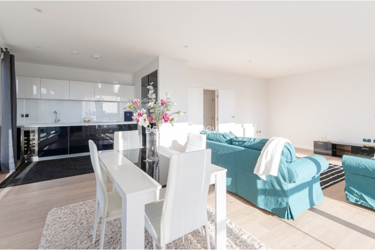 2  bedrooms flat to rent in Pump House Crescent, Brentford, TW8-image 3