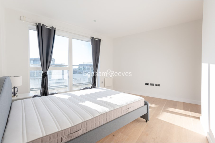 2  bedrooms flat to rent in Pump House Crescent, Brentford, TW8-image 8