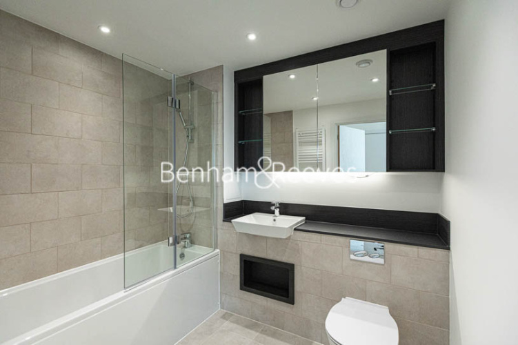 2  bedrooms flat to rent in High Street Quarter, Hounslow, TW3-image 4