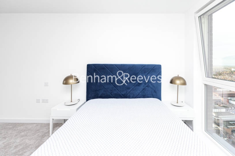 2 bedrooms flat to rent in High Street Quarter, Hounslow, TW3-image 4