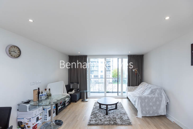 2  bedrooms flat to rent in Kew Bridge West, Pump House Crescent, Brentford, TW8-image 1