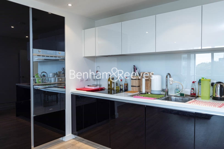 2 bedrooms flat to rent in Kew Bridge West, Pump House Crescent, Brentford, TW8-image 2