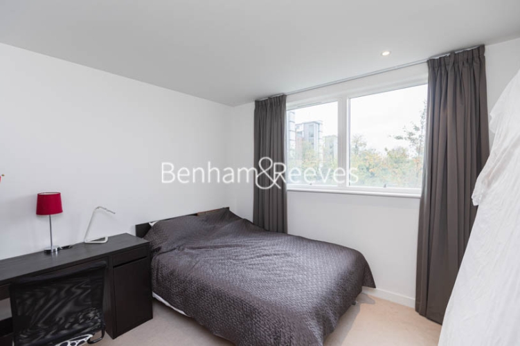 2 bedrooms flat to rent in Kew Bridge West, Pump House Crescent, Brentford, TW8-image 3