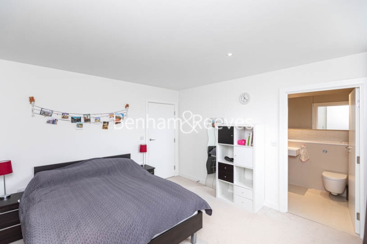 2 bedrooms flat to rent in Kew Bridge West, Pump House Crescent, Brentford, TW8-image 9