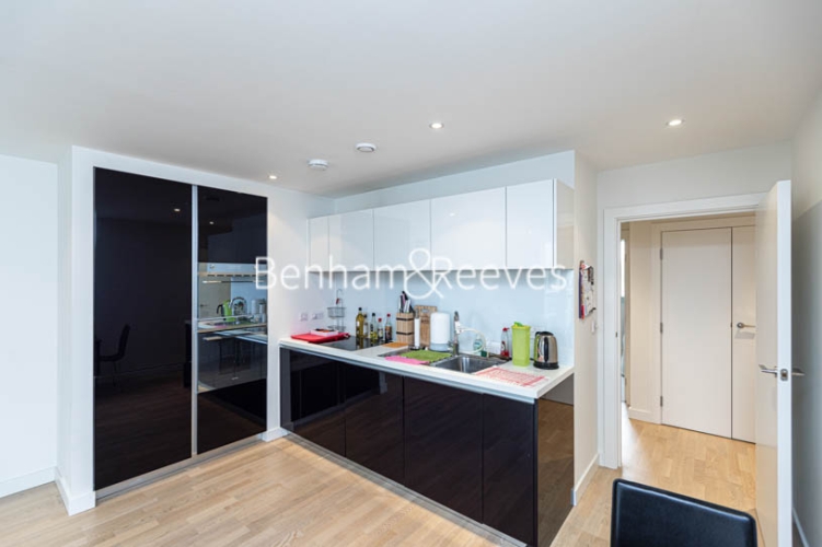 2  bedrooms flat to rent in Kew Bridge West, Pump House Crescent, Brentford, TW8-image 14