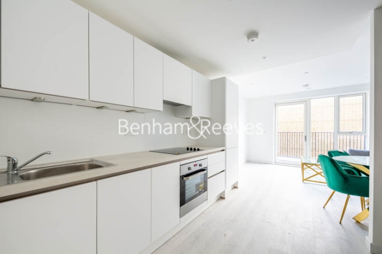 1  bedroom flat to rent in High Street Quarter, Hounslow, TW3-image 2