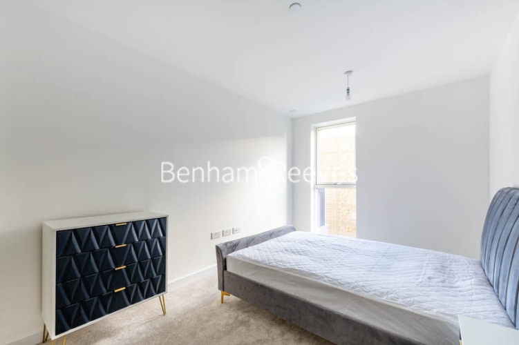 1  bedroom flat to rent in High Street Quarter, Hounslow, TW3-image 3