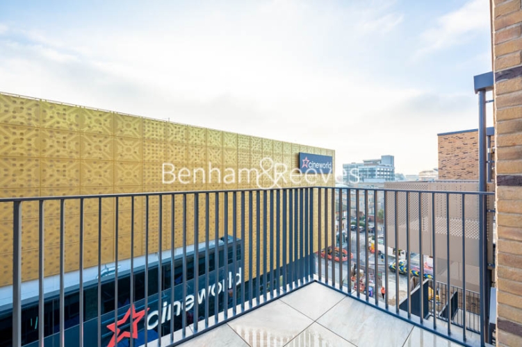 1  bedroom flat to rent in High Street Quarter, Hounslow, TW3-image 5