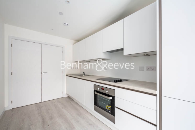 1  bedroom flat to rent in High Street Quarter, Hounslow, TW3-image 8