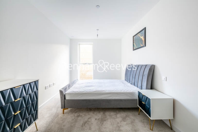 1  bedroom flat to rent in High Street Quarter, Hounslow, TW3-image 9