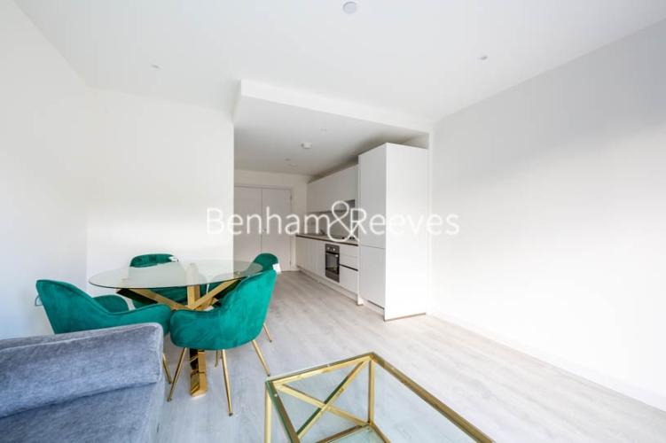 1  bedroom flat to rent in High Street Quarter, Hounslow, TW3-image 13