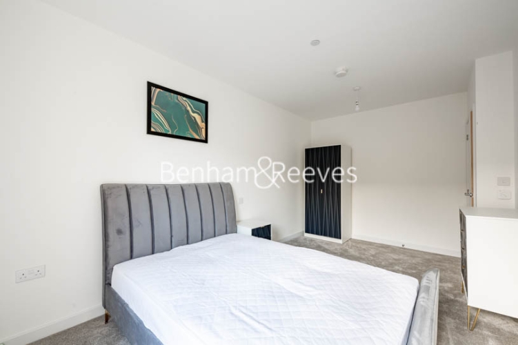 1  bedroom flat to rent in High Street Quarter, Hounslow, TW3-image 15