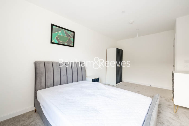 1 bedroom flat to rent in High Street Quarter, Hounslow, TW3-image 14