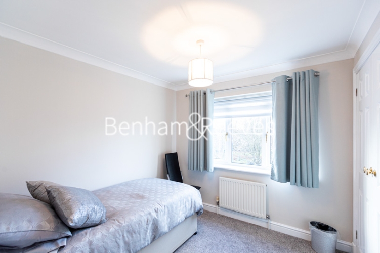 2 bedrooms flat to rent in Pumping Station Road, Chiswick, W4-image 7