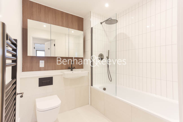 1  bedroom flat to rent in Capital Interchange Way, Brentford, TW8-image 4