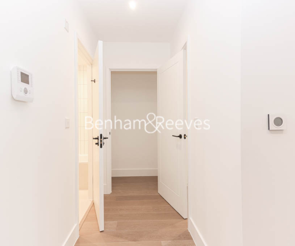 1  bedroom flat to rent in Capital Interchange Way, Brentford, TW8-image 5