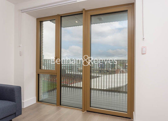 1  bedroom flat to rent in Capital Interchange Way, Brentford, TW8-image 17