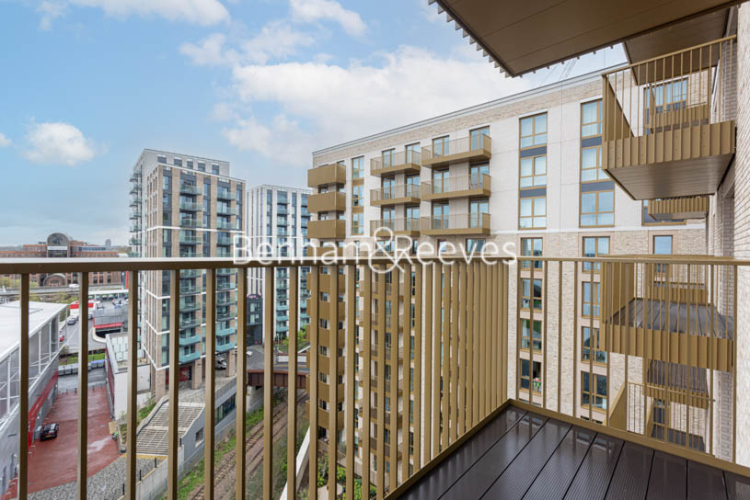 1  bedroom flat to rent in Capital Interchange Way, Brentford, TW8-image 22