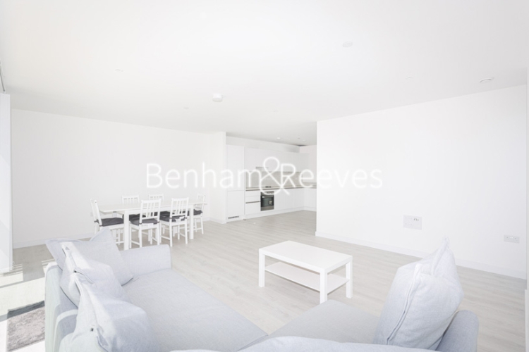 3 bedrooms flat to rent in High Street Quarter, Hounslow, TW3-image 2