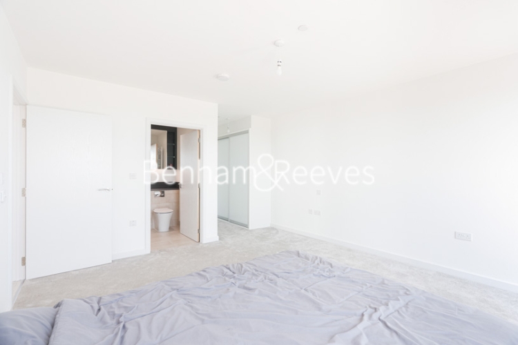 3 bedrooms flat to rent in High Street Quarter, Hounslow, TW3-image 8