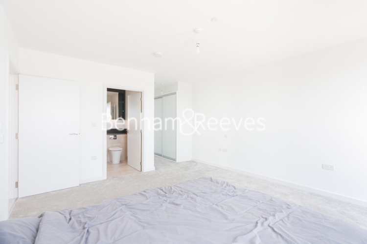 3  bedrooms flat to rent in High Street Quarter, Hounslow, TW3-image 8