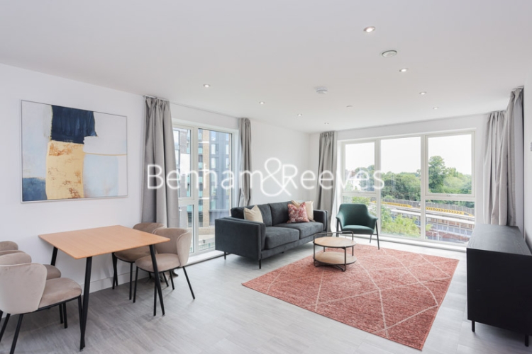 2  bedrooms flat to rent in Chaplin Court, Brentford, TW8-image 1