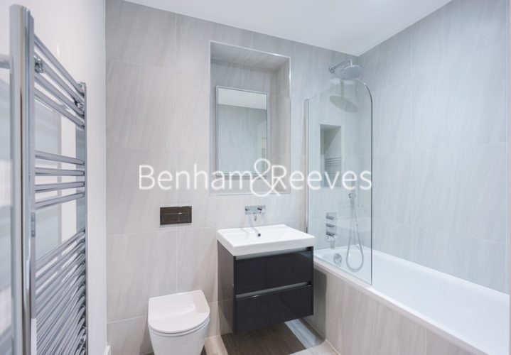 2 bedrooms flat to rent in Chaplin Court, Brentford, TW8-image 4