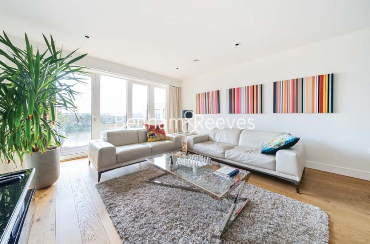 3  bedrooms flat to rent in Kew Bridge Road, Brentford, TW8-image 1
