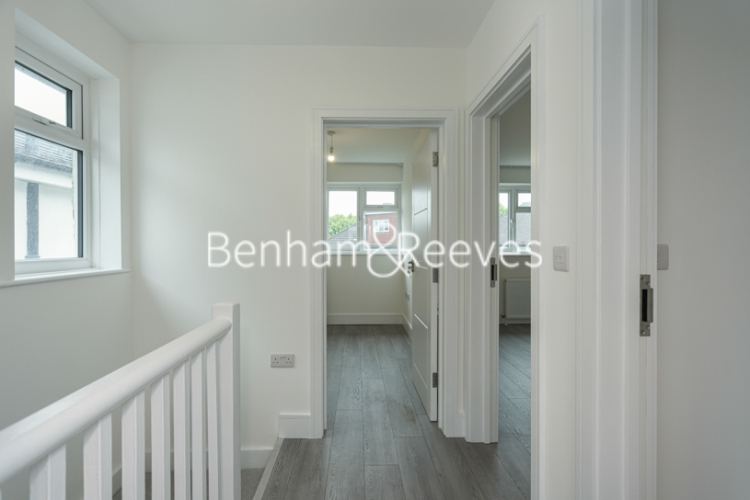 3  bedrooms flat to rent in Waters Road, Kingston, KT1-image 8