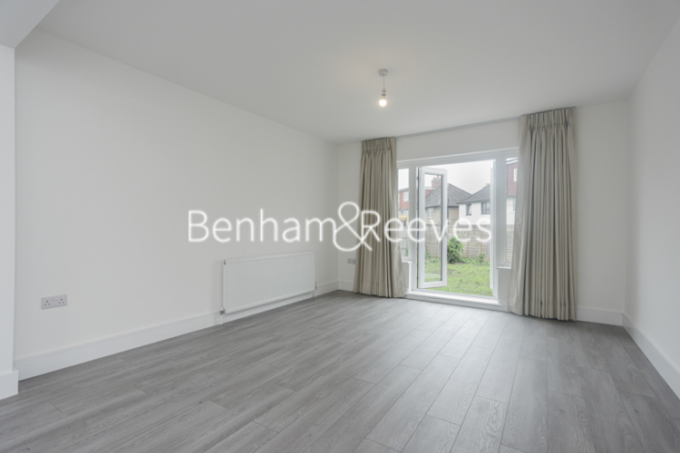 3  bedrooms flat to rent in Waters Road, Kingston, KT1-image 10