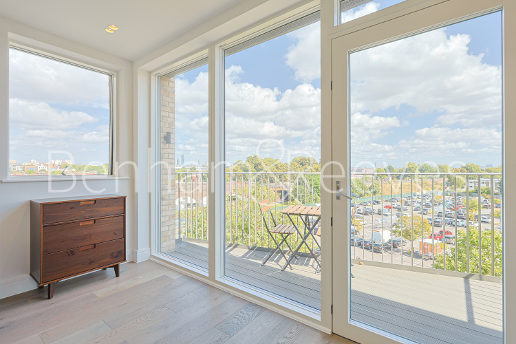 1  bedroom flat to rent in Matcham House, Acton Lane, Chiswick, W4-image 11