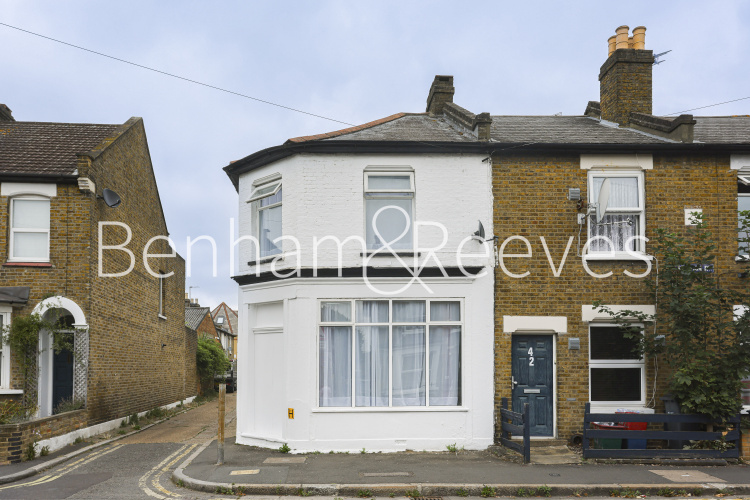 4  bedrooms flat to rent in Station Road, Hounslow TW3-image 10