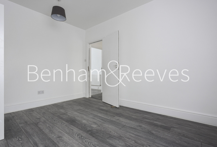 4  bedrooms flat to rent in Station Road, Hounslow TW3-image 12