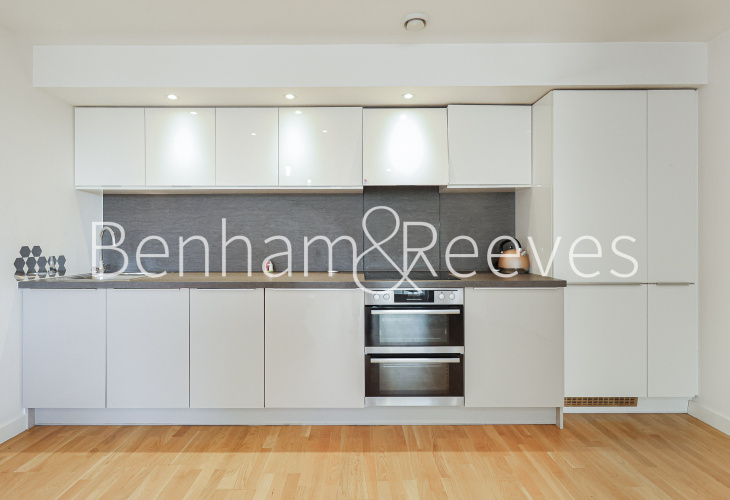 2  bedrooms flat to rent in Myrtle Court, Baltic Avenue, TW8-image 2