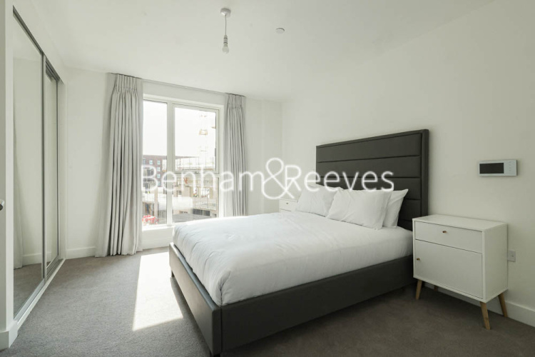 1  bedroom flat to rent in Lampton Parkside, Hounslow, TW3-image 13