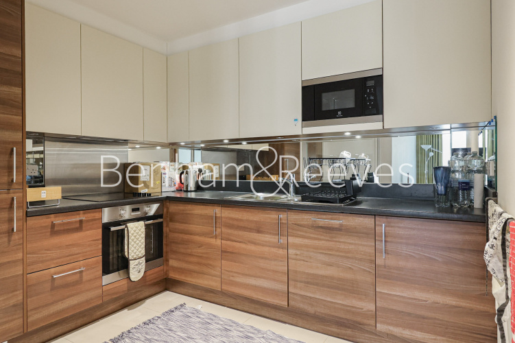 2  bedrooms flat to rent in Kew Bridge Road, Kew Bridge, TW8-image 1