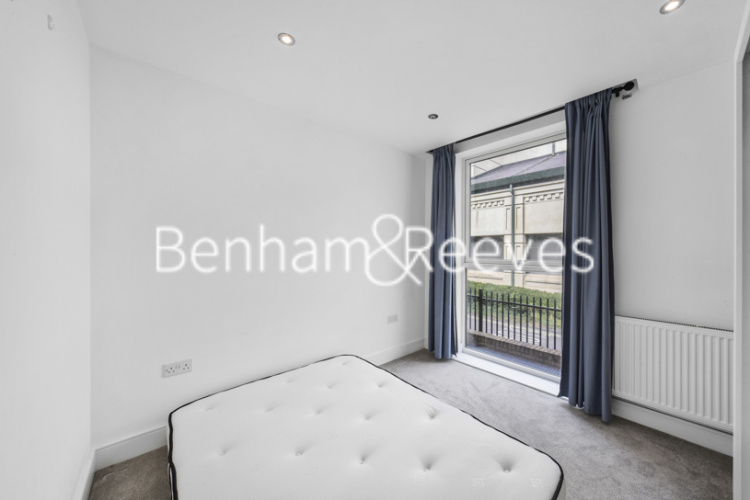 2  bedrooms flat to rent in Emerald Gardens, Kew, TW9-image 11