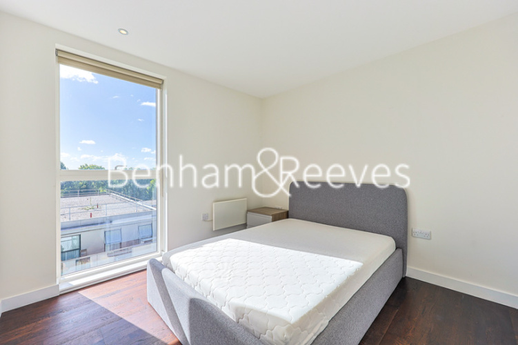 3  bedrooms flat to rent in Kew Bridge West, Brentford, TW8-image 3