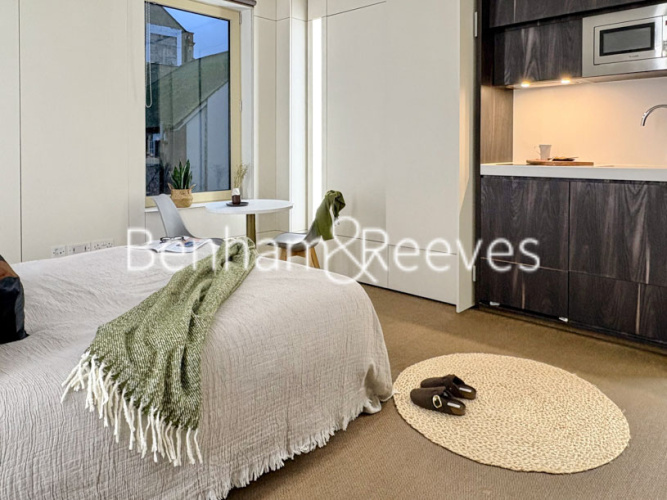 Studio flat to rent in Staines Road, Hounslow, TW3-image 3