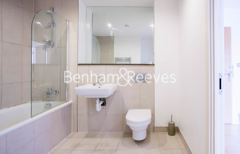 1  bedroom flat to rent in Cornell Square, Nine Elms, SW8-image 4
