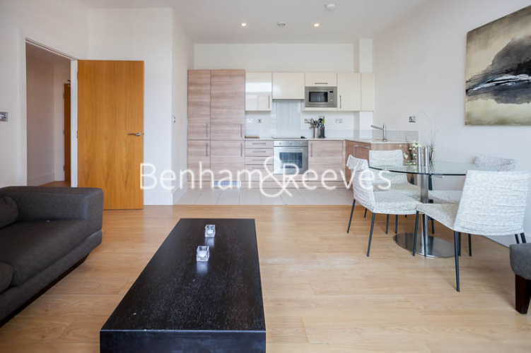 1  bedroom flat to rent in Cornell Square, Nine Elms, SW8-image 9