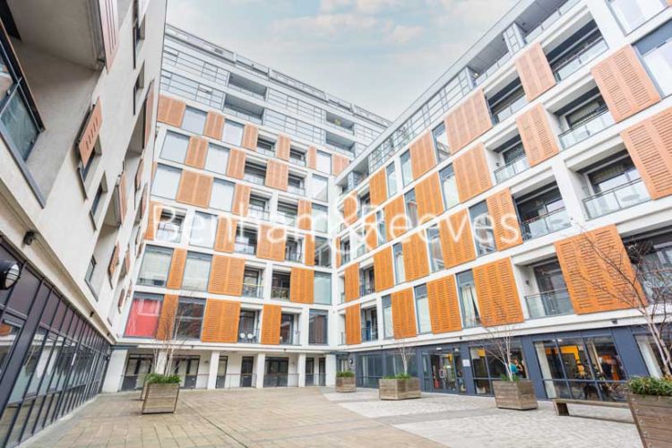 2  bedrooms flat to rent in Cornell Square, Nine Elms, SW8-image 14