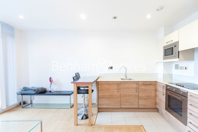 1 bedroom flat to rent in Cornell Square, Nine Elms, SW8-image 8