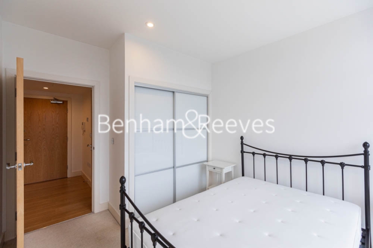 1 bedroom flat to rent in Cornell Square, Nine Elms, SW8-image 9