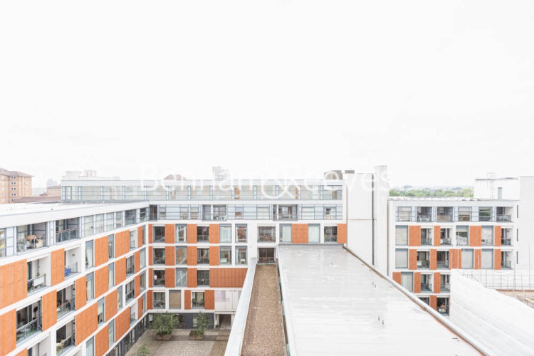 1  bedroom flat to rent in Cornell Square, Nine Elms, SW8-image 11