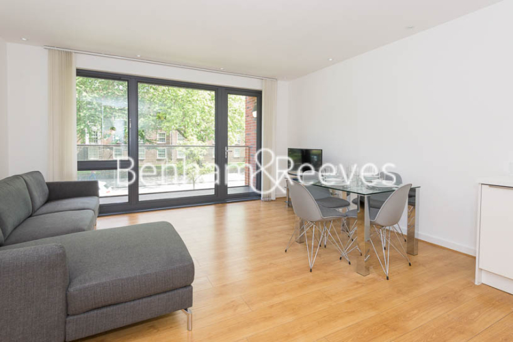 1 bedroom flat to rent in Stewarts Road, Nine Elms, SW8-image 1