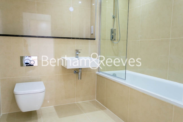 1 bedroom flat to rent in Stewarts Road, Nine Elms, SW8-image 4