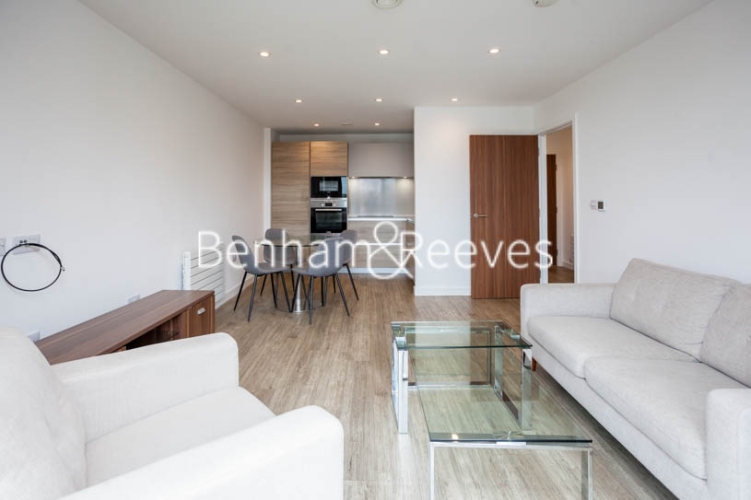 1 bedroom flat to rent in Tooting High Street, Nine Elms, SW17-image 9